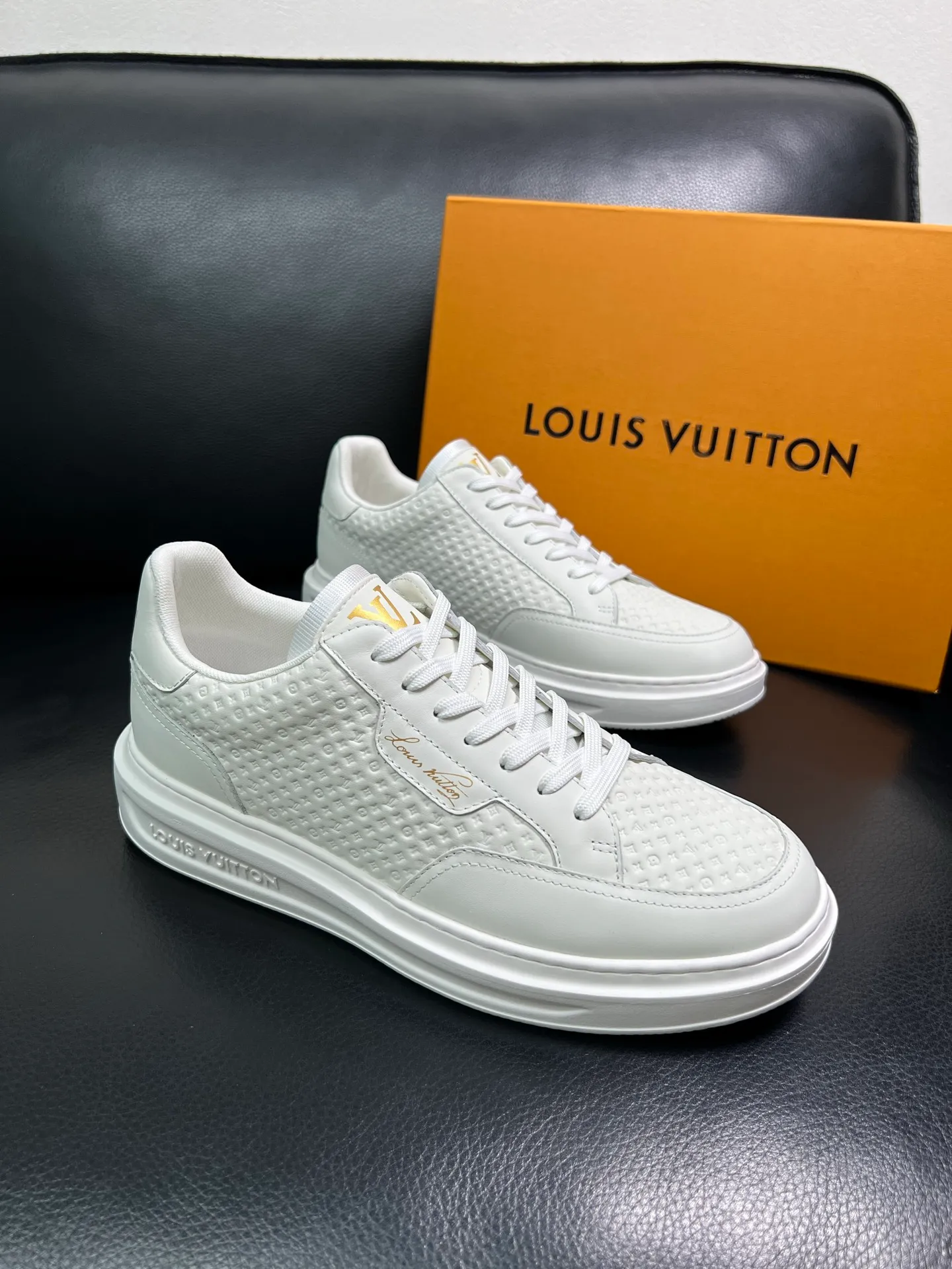 Men's shoes 💰740 Lv high quality top crafts Louis Vuitton sports shoes counter synchronized with original factory configuration, uppers imported from Italy, high-quality splicing colorful complex crafts, imported mesh pads soft and comfortable, soles: original soles specially provided by the original factory, T men's shoes 💰U exclusive movable molded soles super comfortable, original factory and single goods, welcome to compare, code number 38-44 (customized 45) 85867